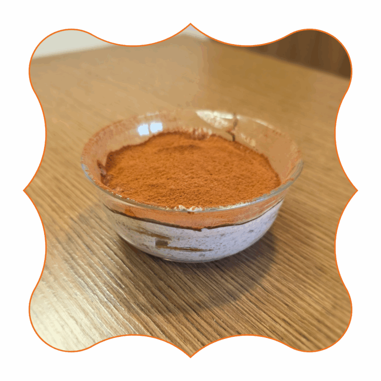 Tiramisù fit monoporzione senza zucchero, con cacao e crema leggera in coppetta di vetro